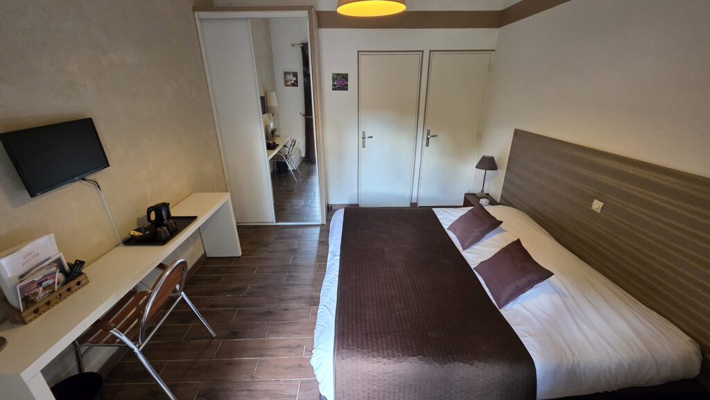 chambre double hotel golf de clecy parapente